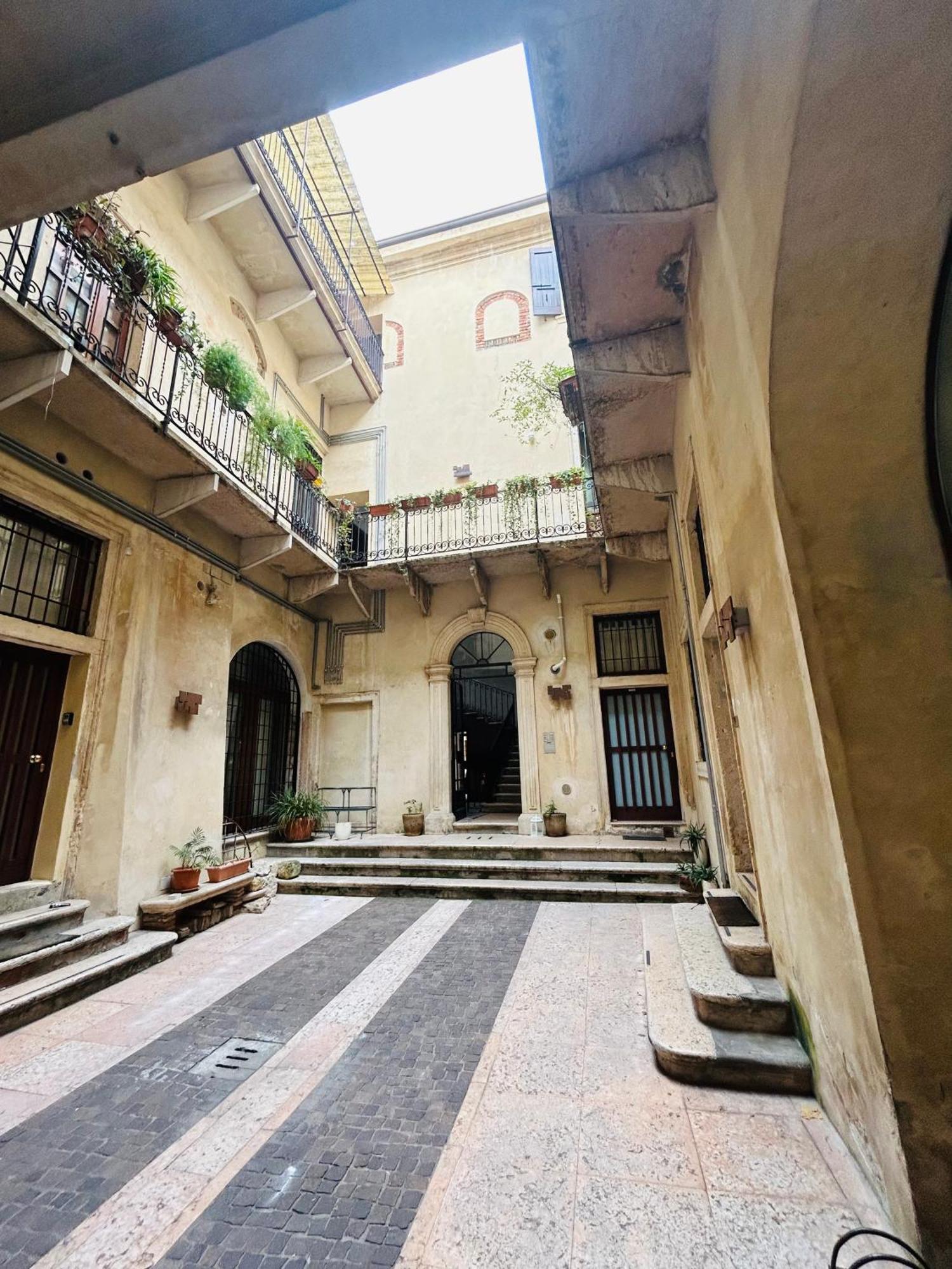 ヴェローナPalazzo Duomoアパートメント エクステリア 写真